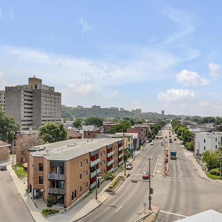 INITIAL -CLASSE S- Centre-ville de Québec +stationnement Extérieur photo