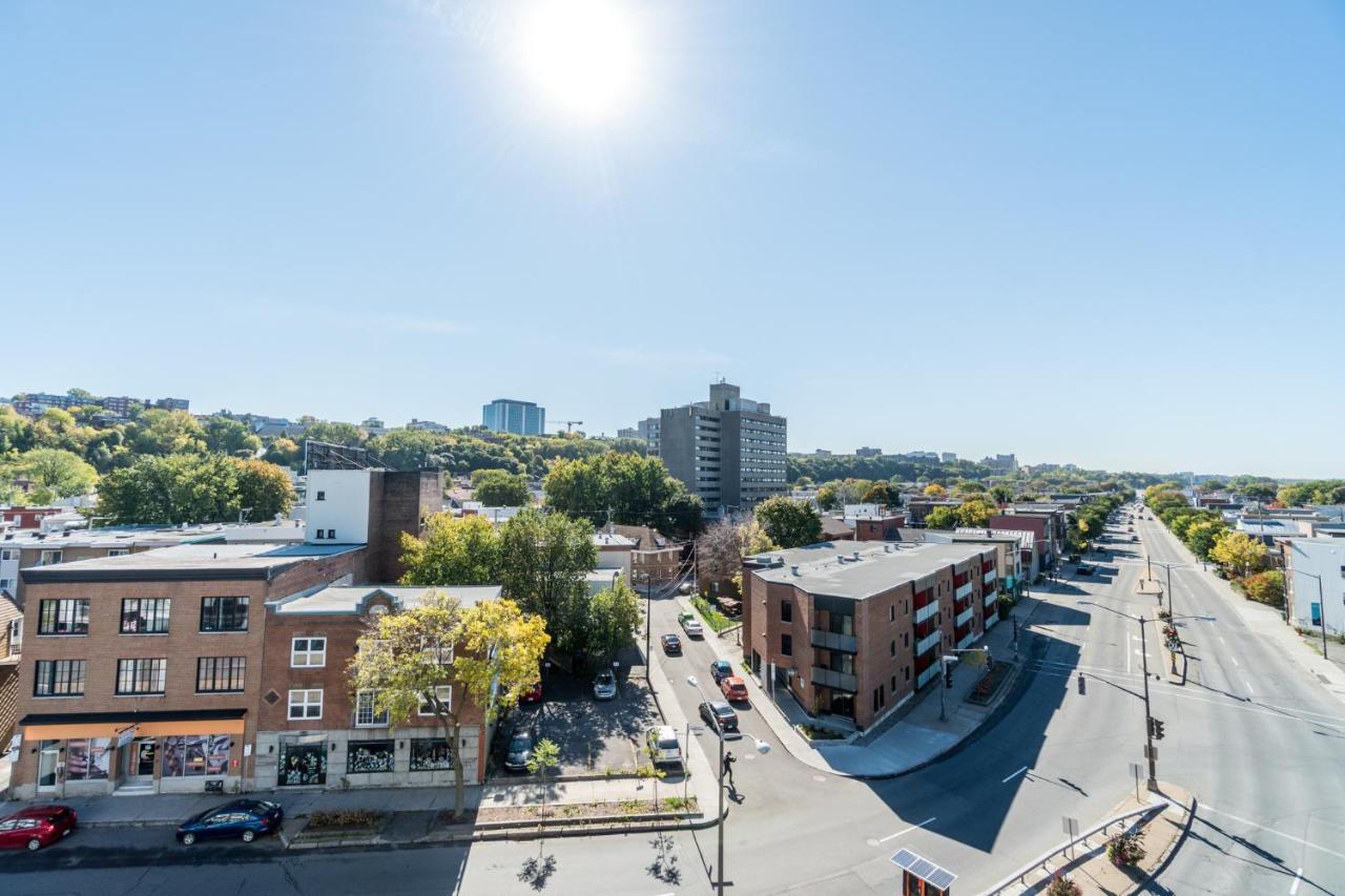 INITIAL -CLASSE S- Centre-ville de Québec +stationnement Extérieur photo